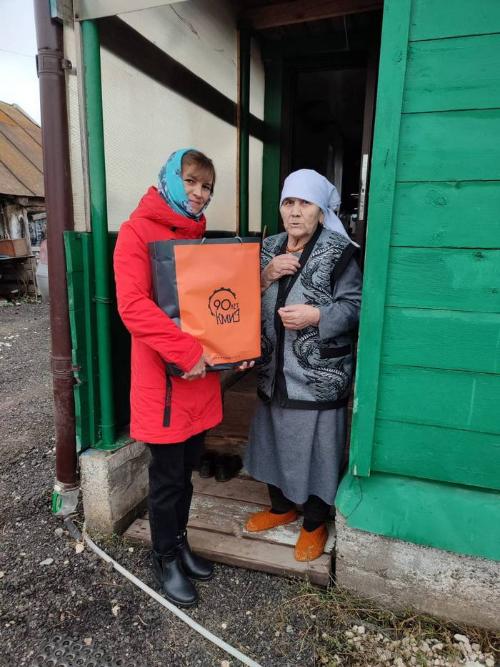 В День пожилого человека КМИЗ поздравил жителей села Кирби